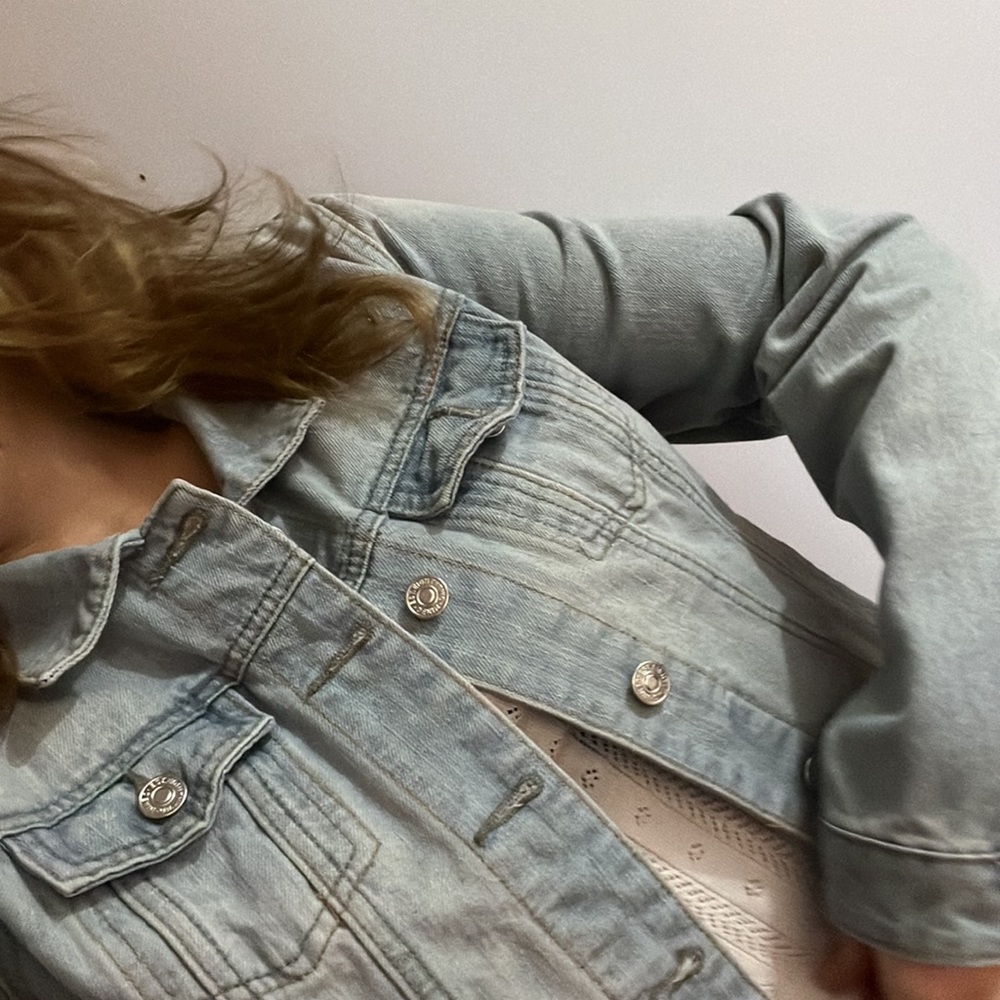 Woman’s Jean jacket - Picture 2 of 2